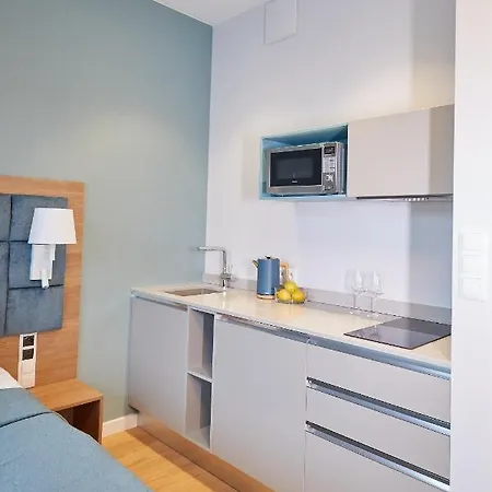 מלון דירות Park - By The Sea 4*